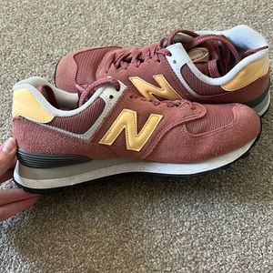 New Balance Tennis Shoes